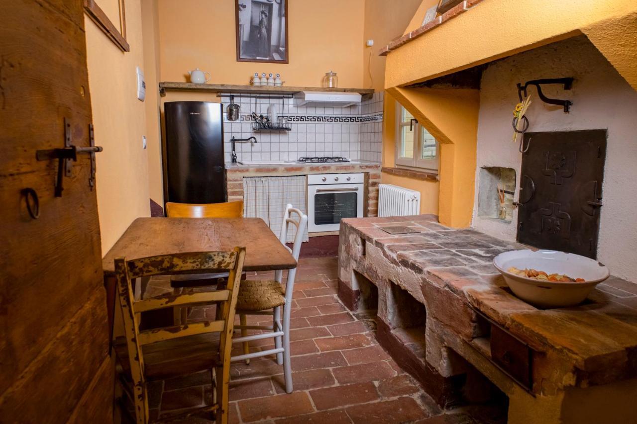 In Collegiata Bed & Breakfast Foiano Della Chiana Ngoại thất bức ảnh